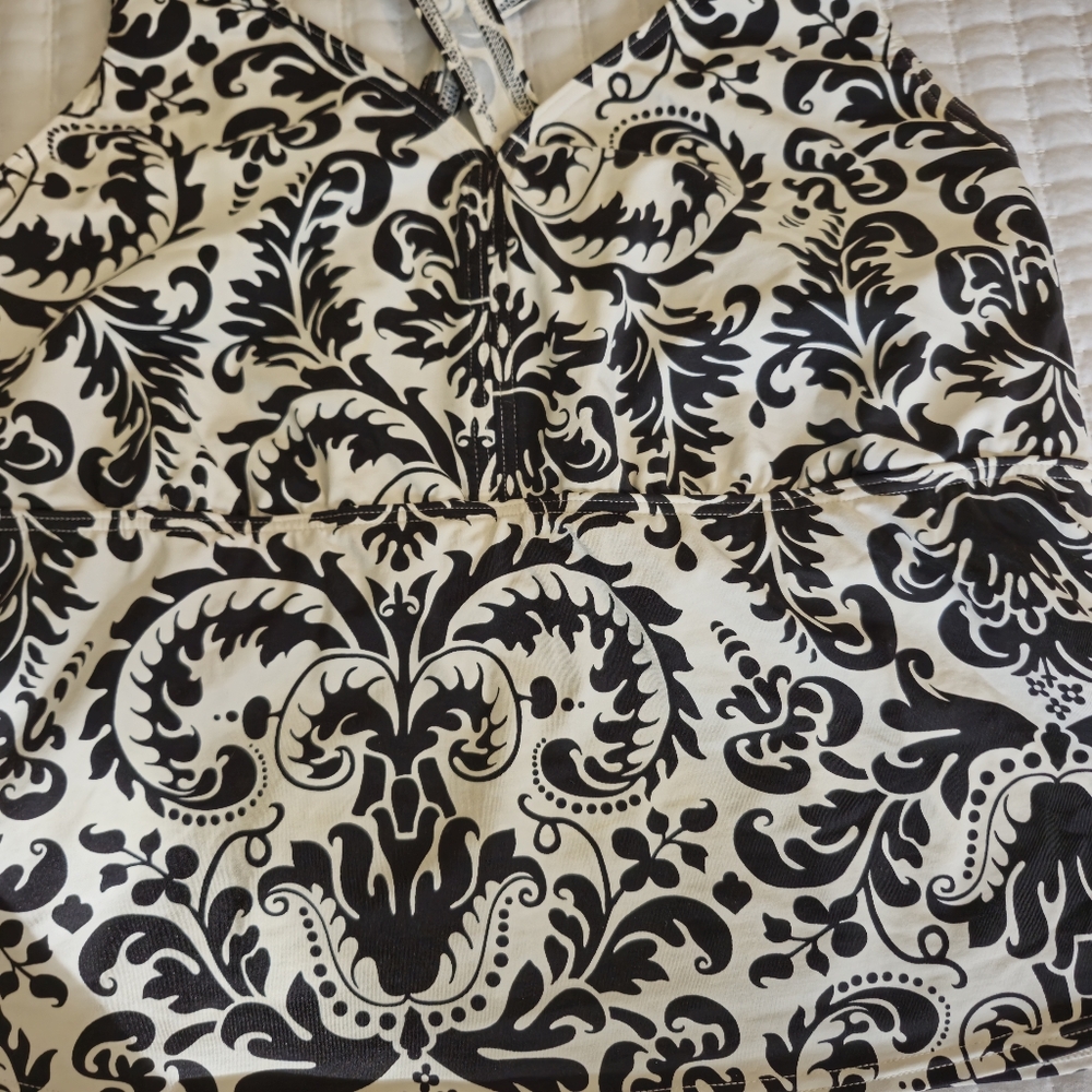 LANDS END BLACK AND WHITE TANKINI/BATHING SUIT TOP SIZE 16W - Picture 2 of 10